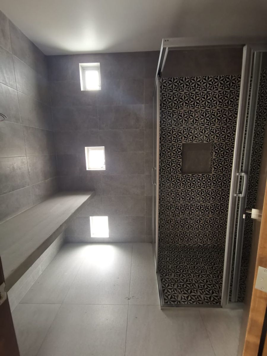 10 de 18: BAÑO PRINCIPAL