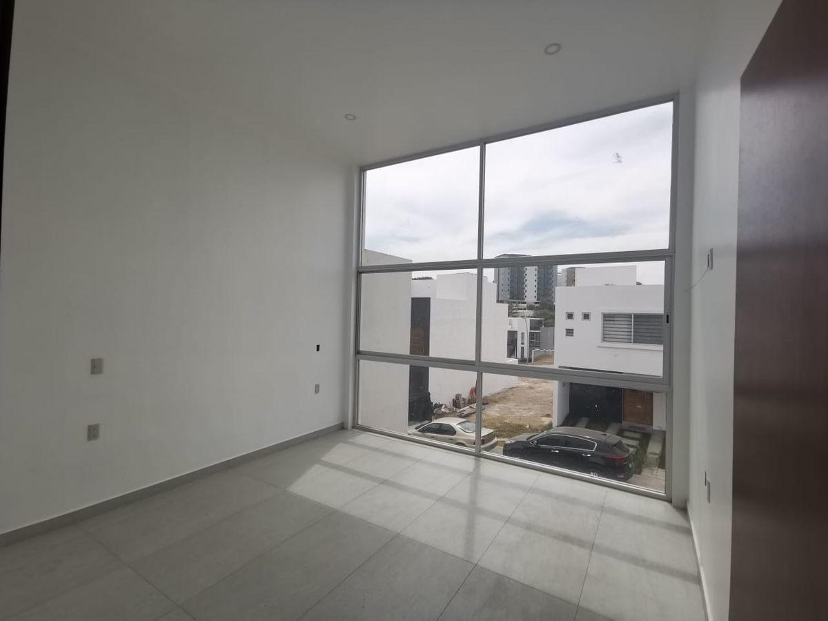 8 de 18: HABITACION PRINCIPAL DOBLE ALTURA