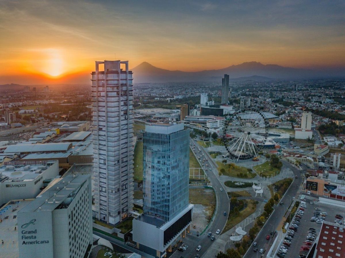 2 de 29: TORRE UMA, JUNTO AL CENTRO COMERCIAL ANGELÓPOLIS