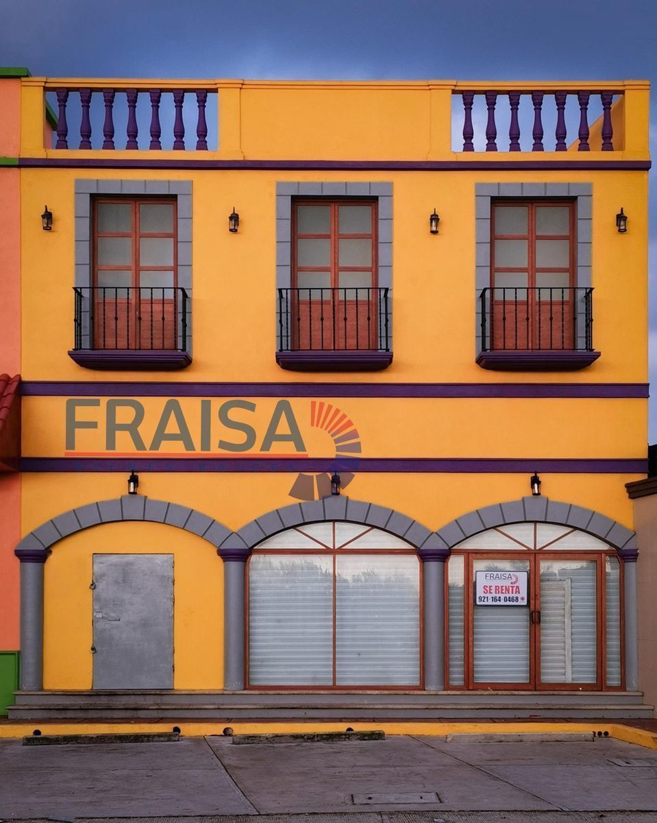 1 of 8: Fachada Local