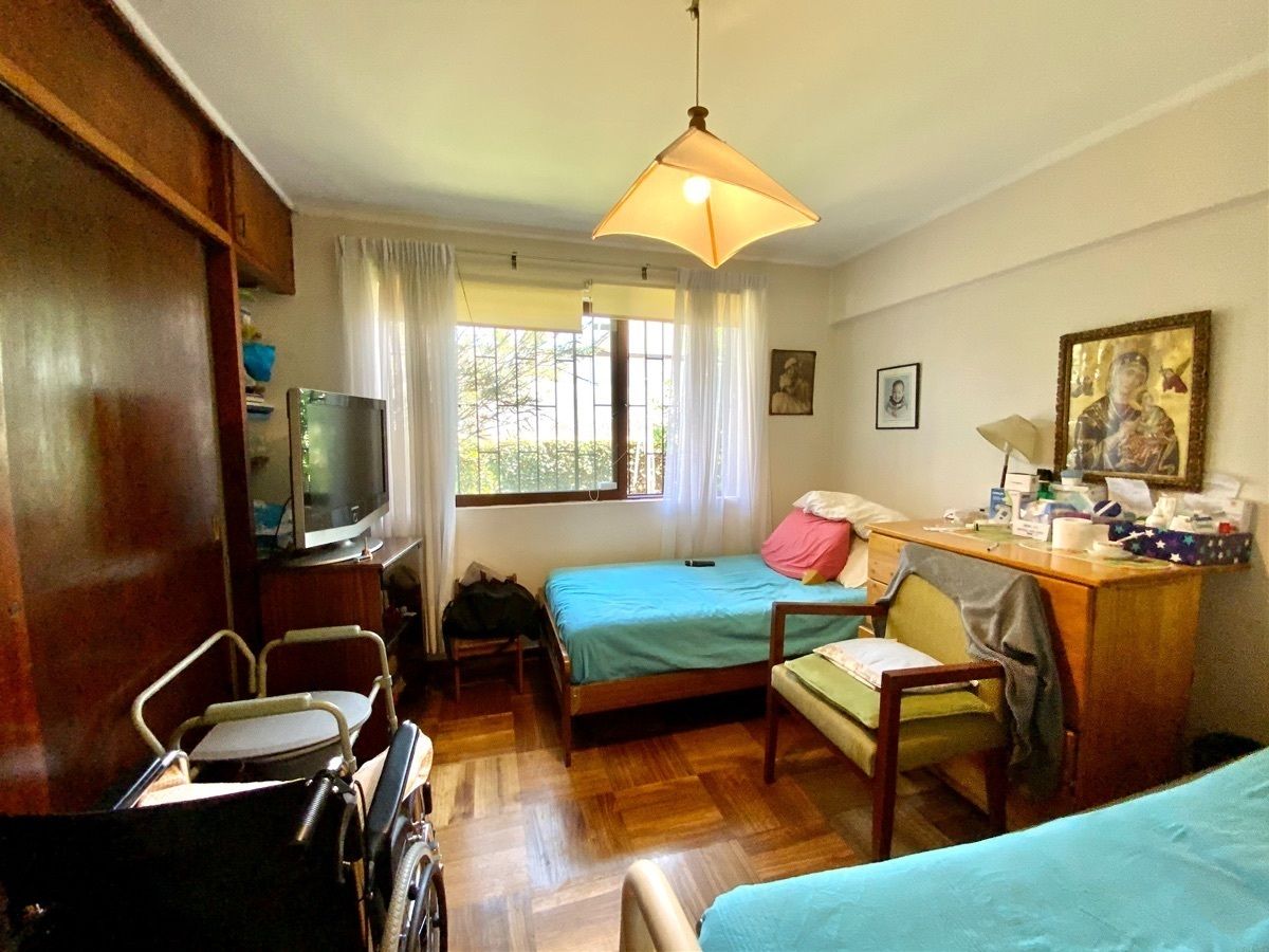 21 de 28: Dormitorio 2