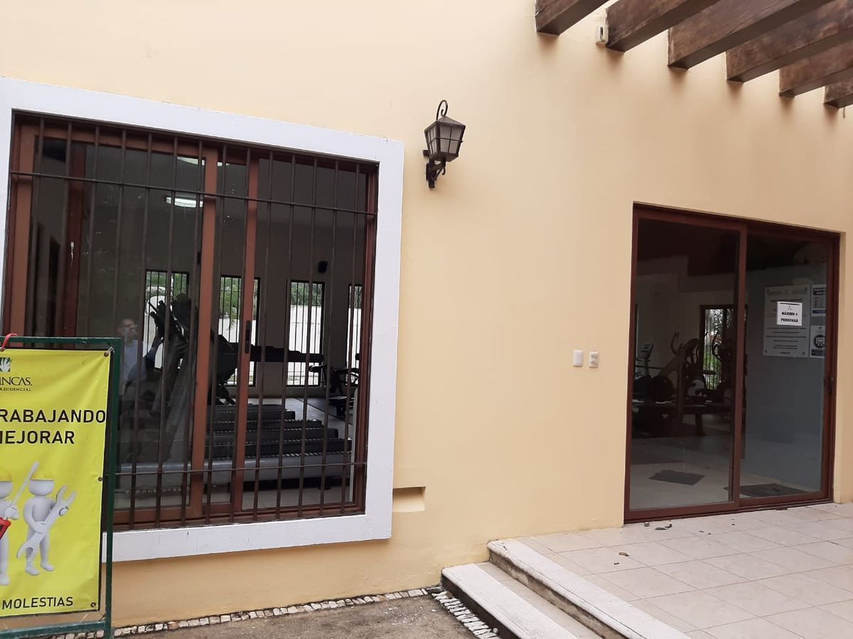 34 de 36: Gimnasio equipado en Casa Club