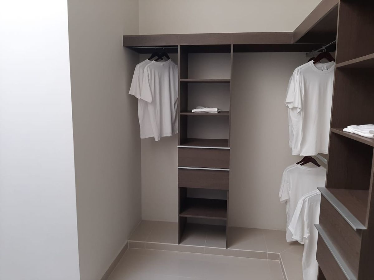 Casa en VENTA con Roof Garden, diseño y espacios. en Corregidora |  EasyBroker