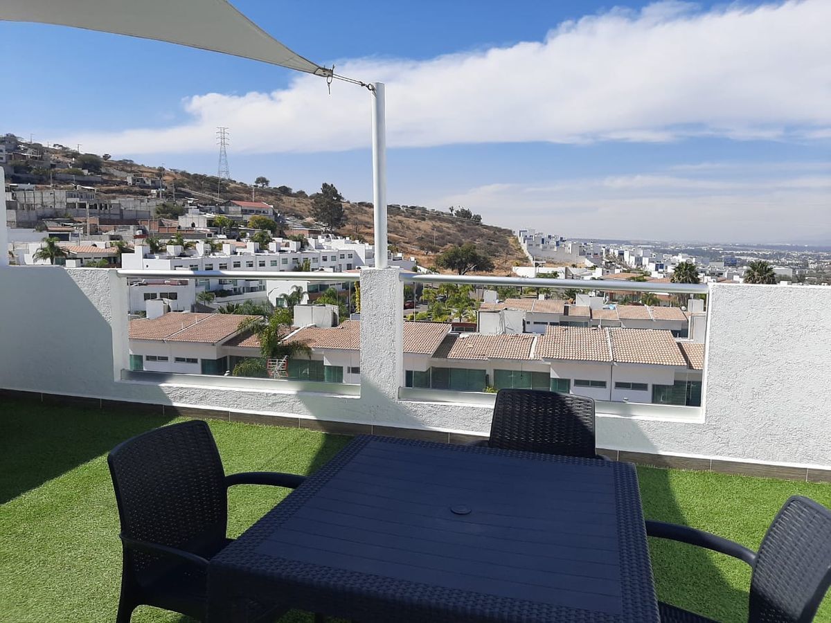 Casa en VENTA con Roof Garden, diseño y espacios. en Corregidora |  EasyBroker