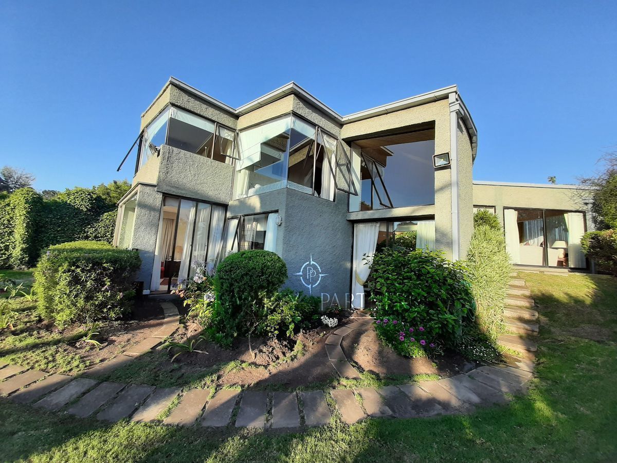2 de 34: Fachada posterior de la casa.
Arquitecto: Harken Jensen.