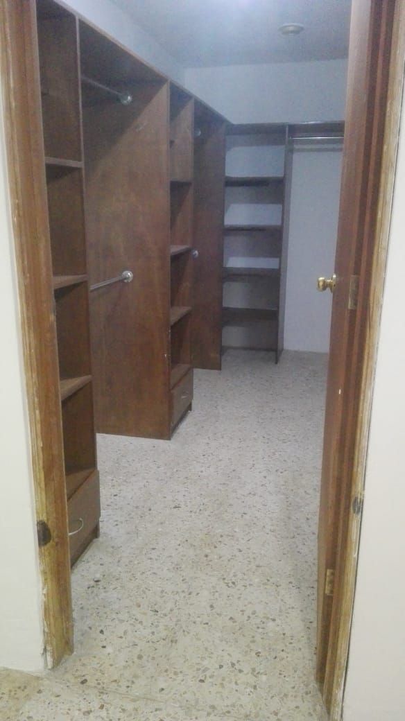 3 de 5: Closet