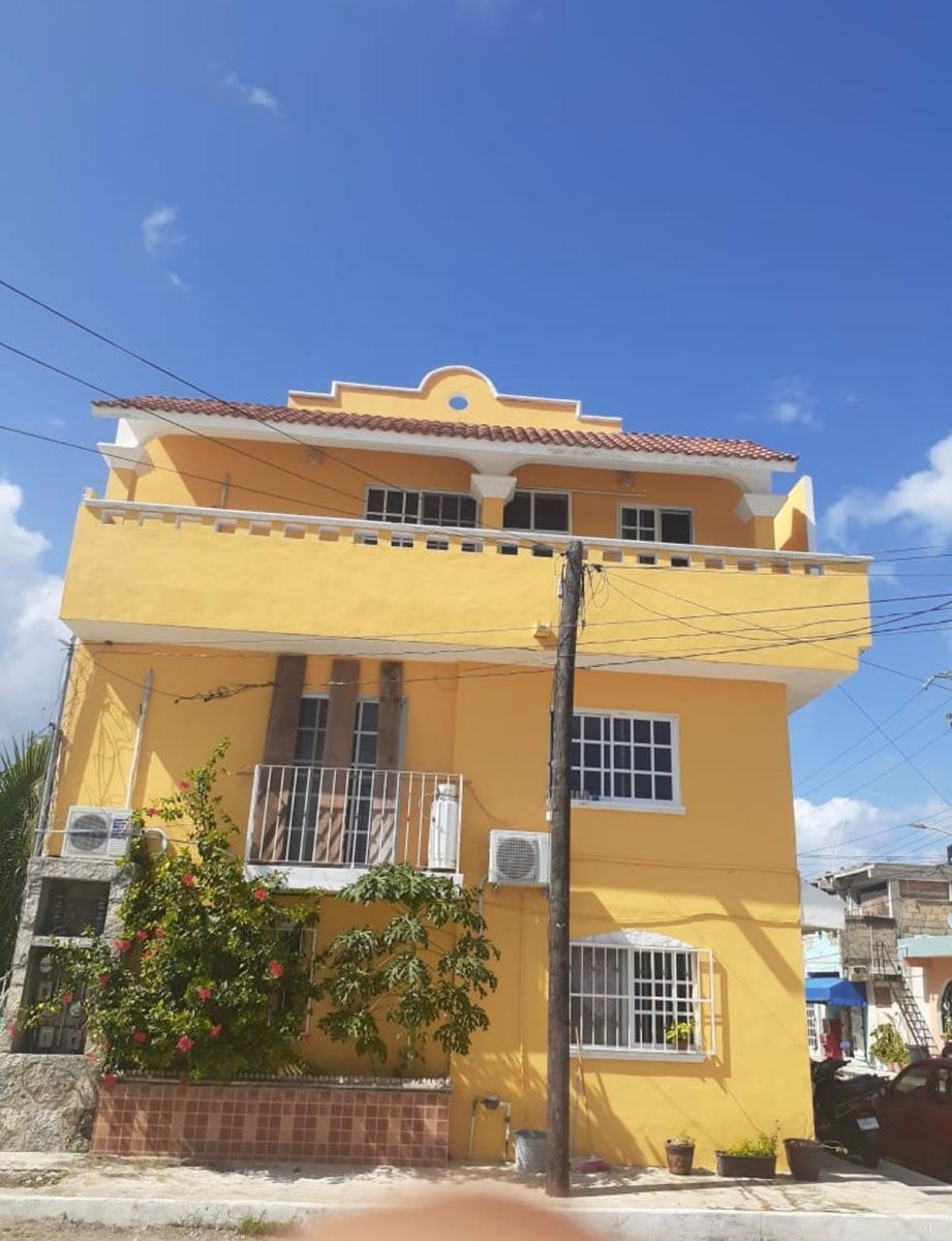 Venta de Edificio con 5 departamentos, en esquina de San Miguel Cozumel