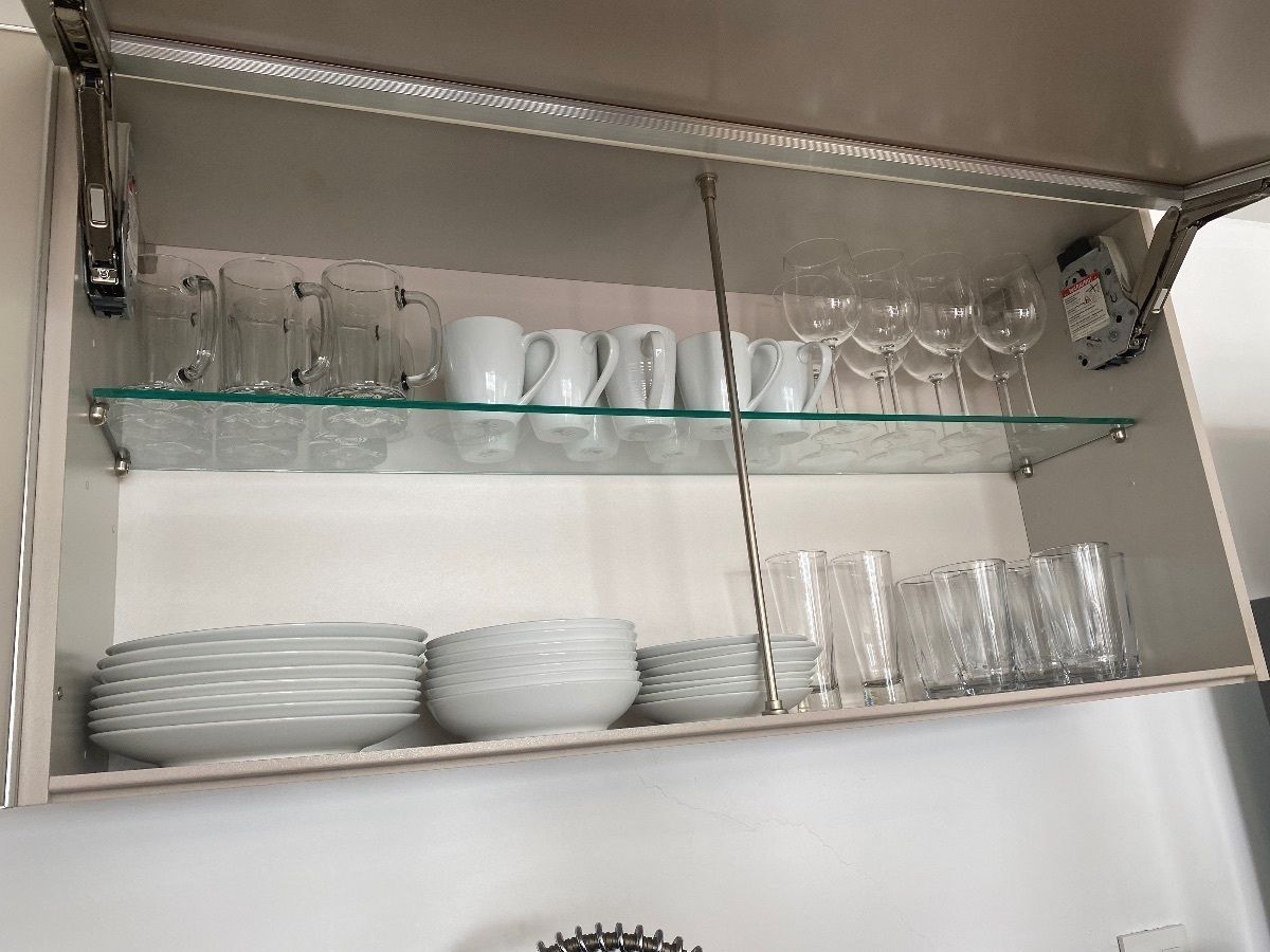 34 de 48: menaje de cocina en departamento