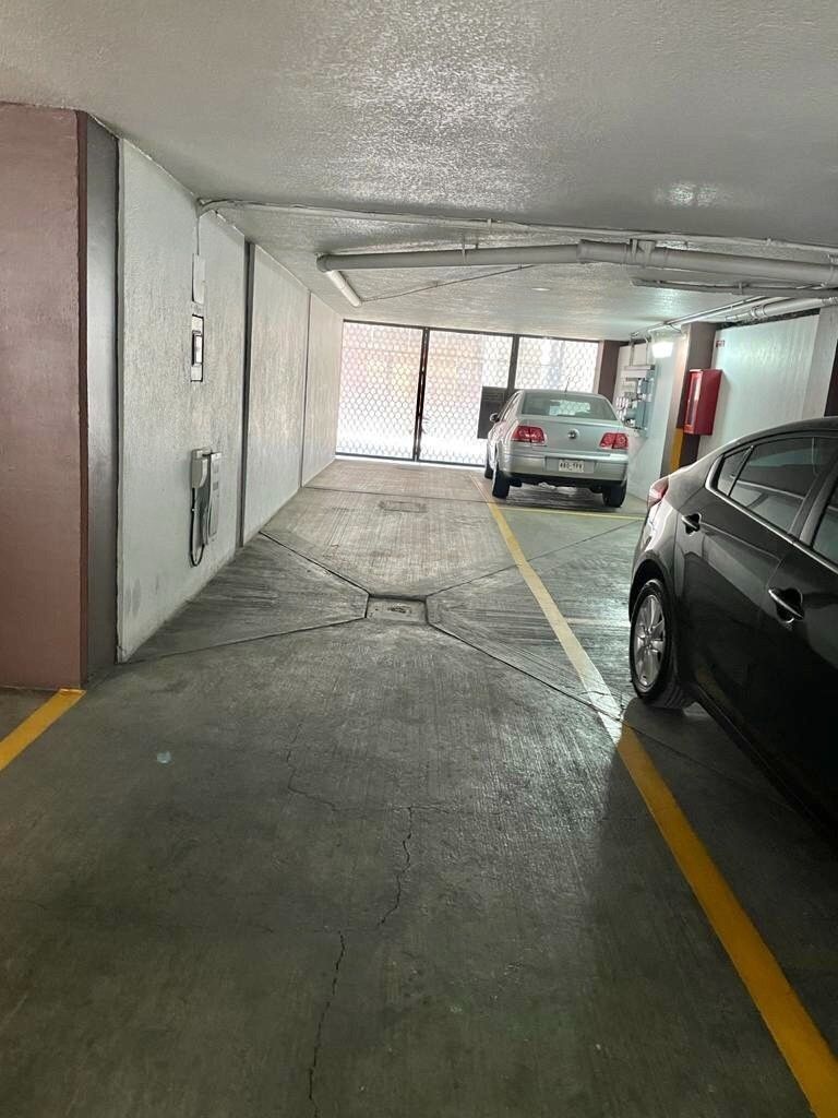 ESTACIONAMIENTO, foto 15 de 33