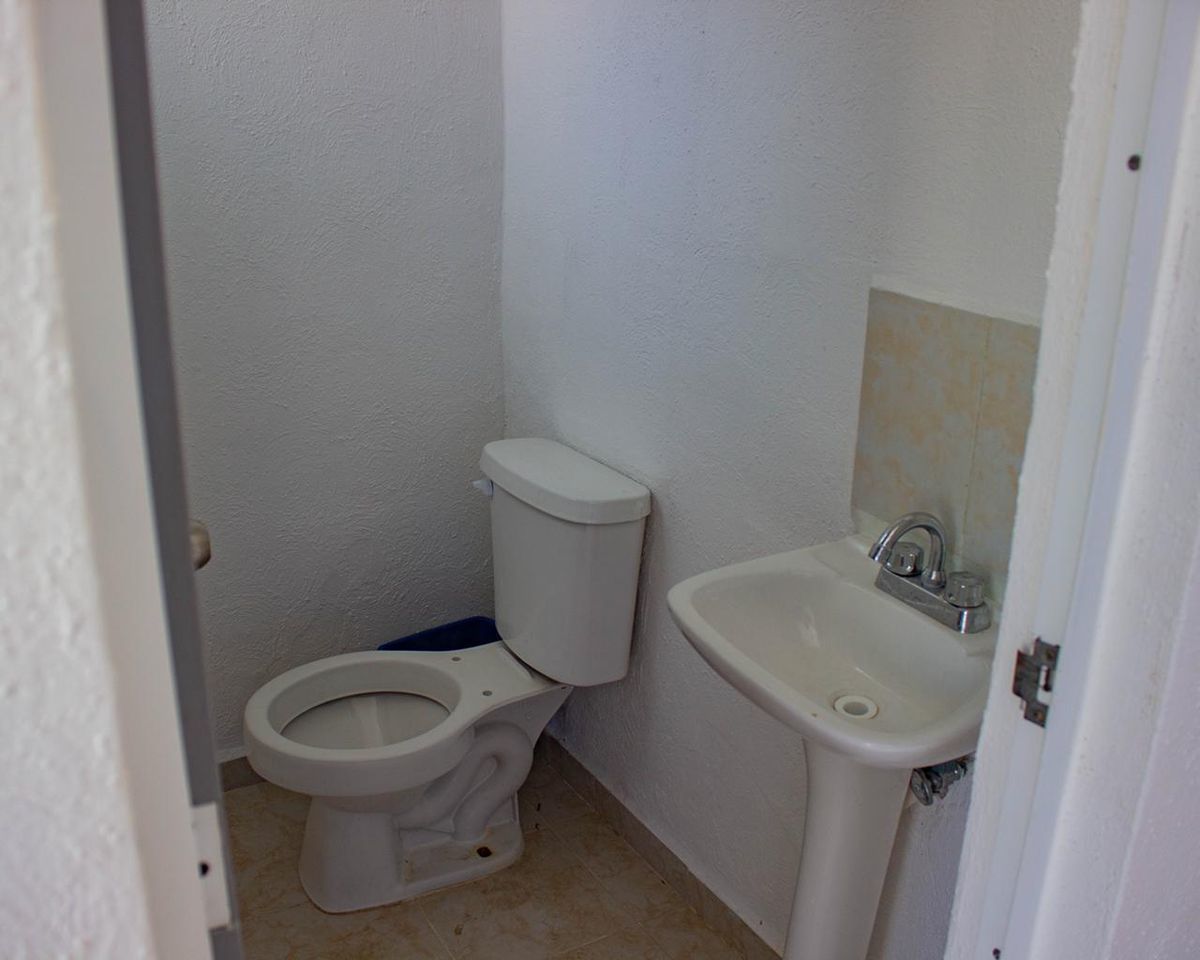 MEDIO BAÑO, foto 9 de 12