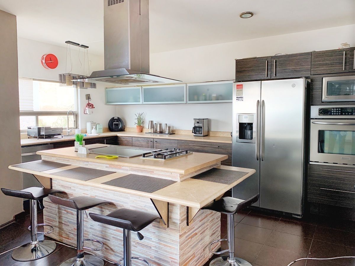 9 de 24: Cocina integral con isla  