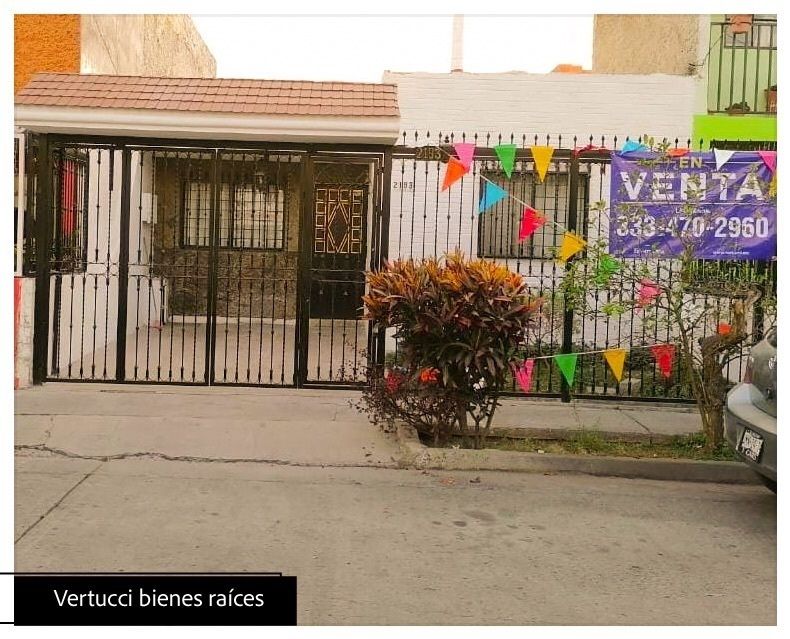 En Venta Casa Jardines de la Cruz, 1 planta ideal para Remodelar