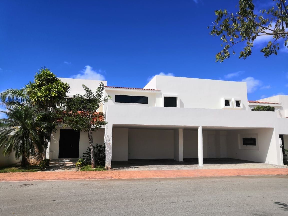 1 de 21: Fachada Principal