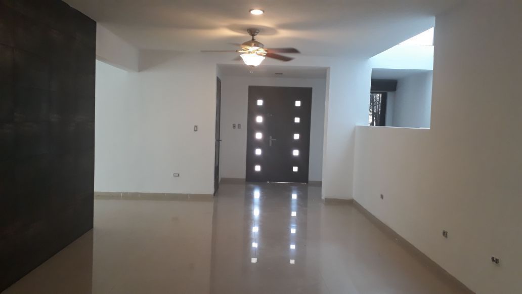 2 de 21: Sala - Comedor