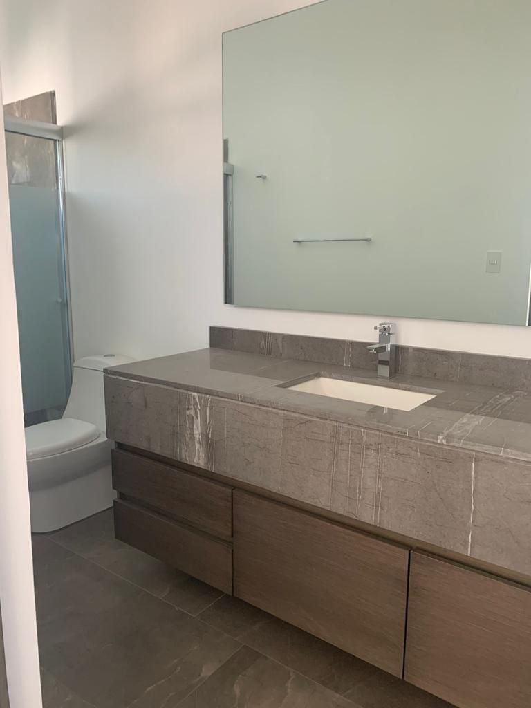 13 de 24: baño secundario