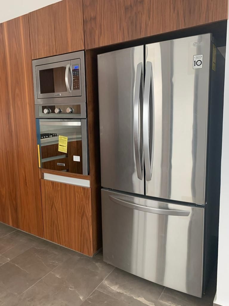 19 de 24: refrigerador,  horno  y micro incluidos