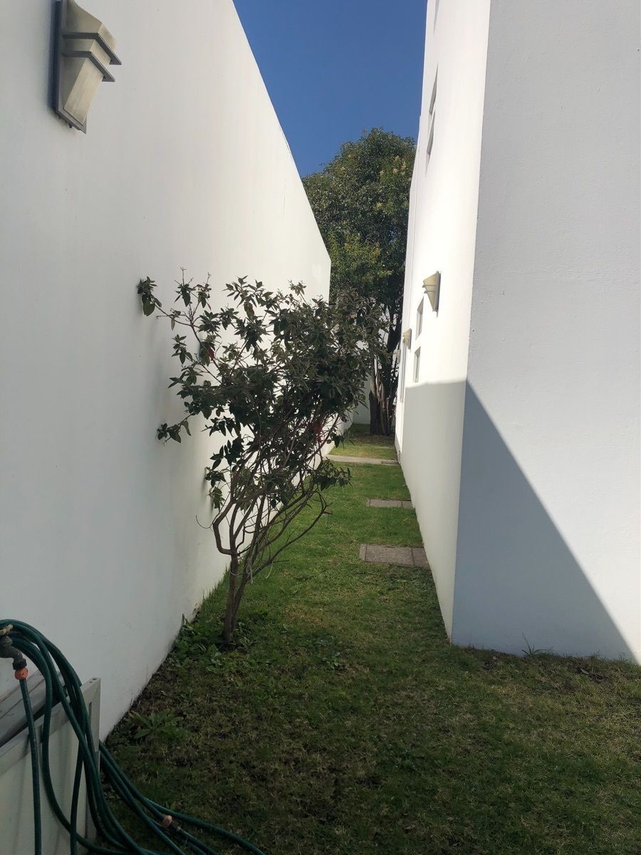 VENTA DE CASA EN JARDINES DE SAN MATEO