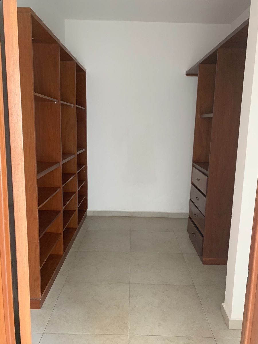 11 de 15: CLOSETS 
