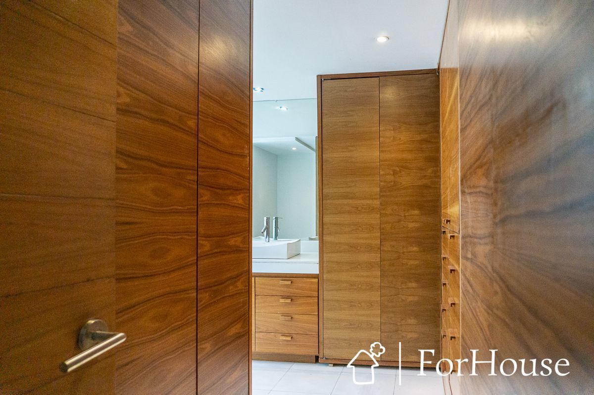 11 de 24: Vestidor recámara principal