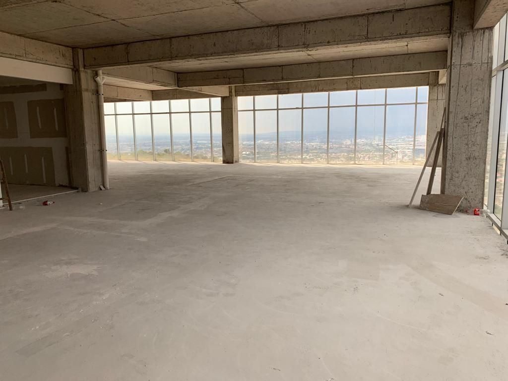 OFICINA EN VENTA CORPORATIVO TITANIUM EL CAMPANARIO QUERETARO COR210208-AE