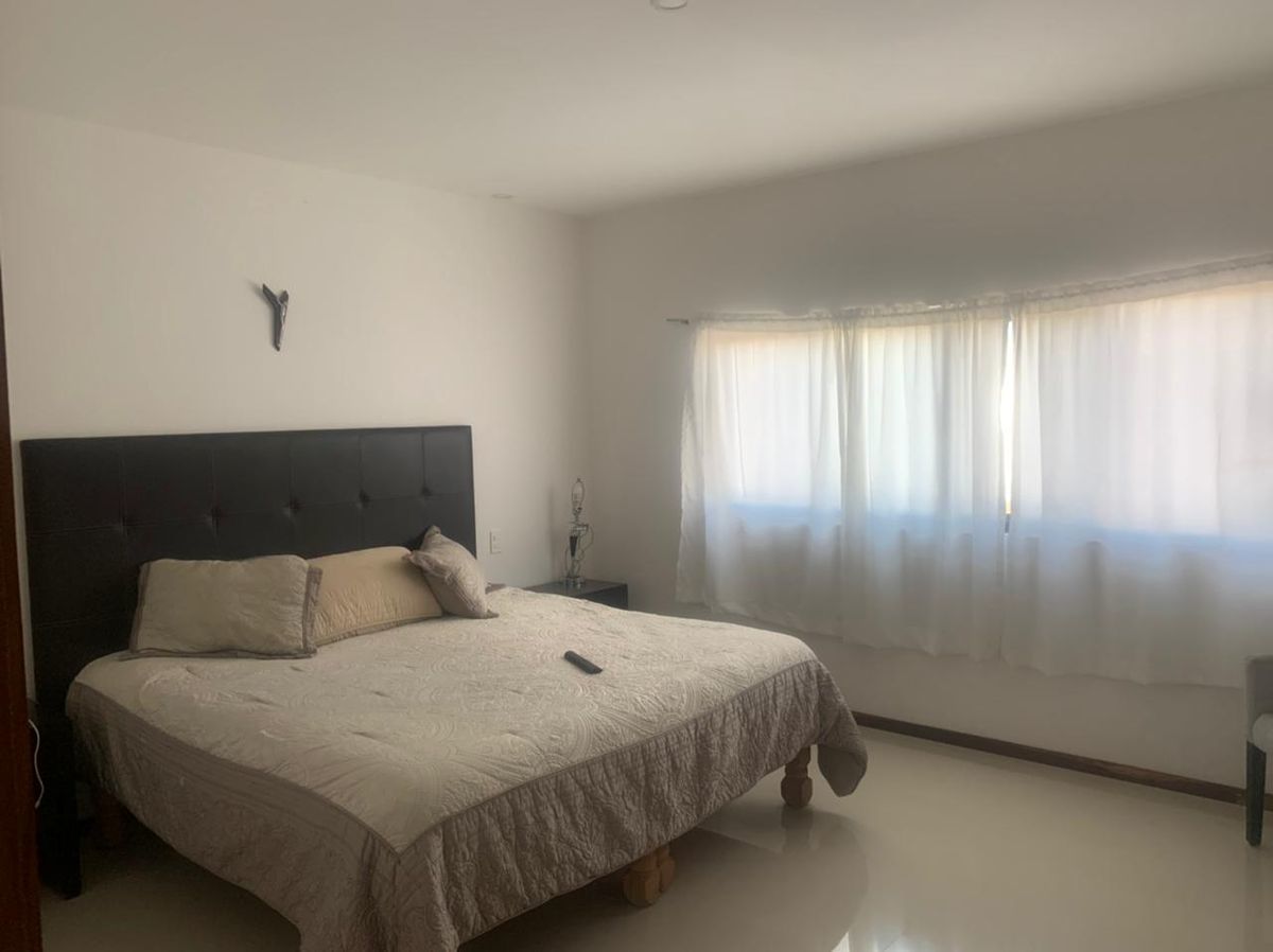 10 de 14: RECAMARA PRINCIPAL CON MEGA VESTIDOR Y BAÑO