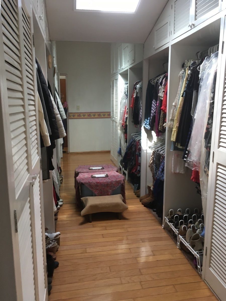 15 de 24: Vestidor principal 