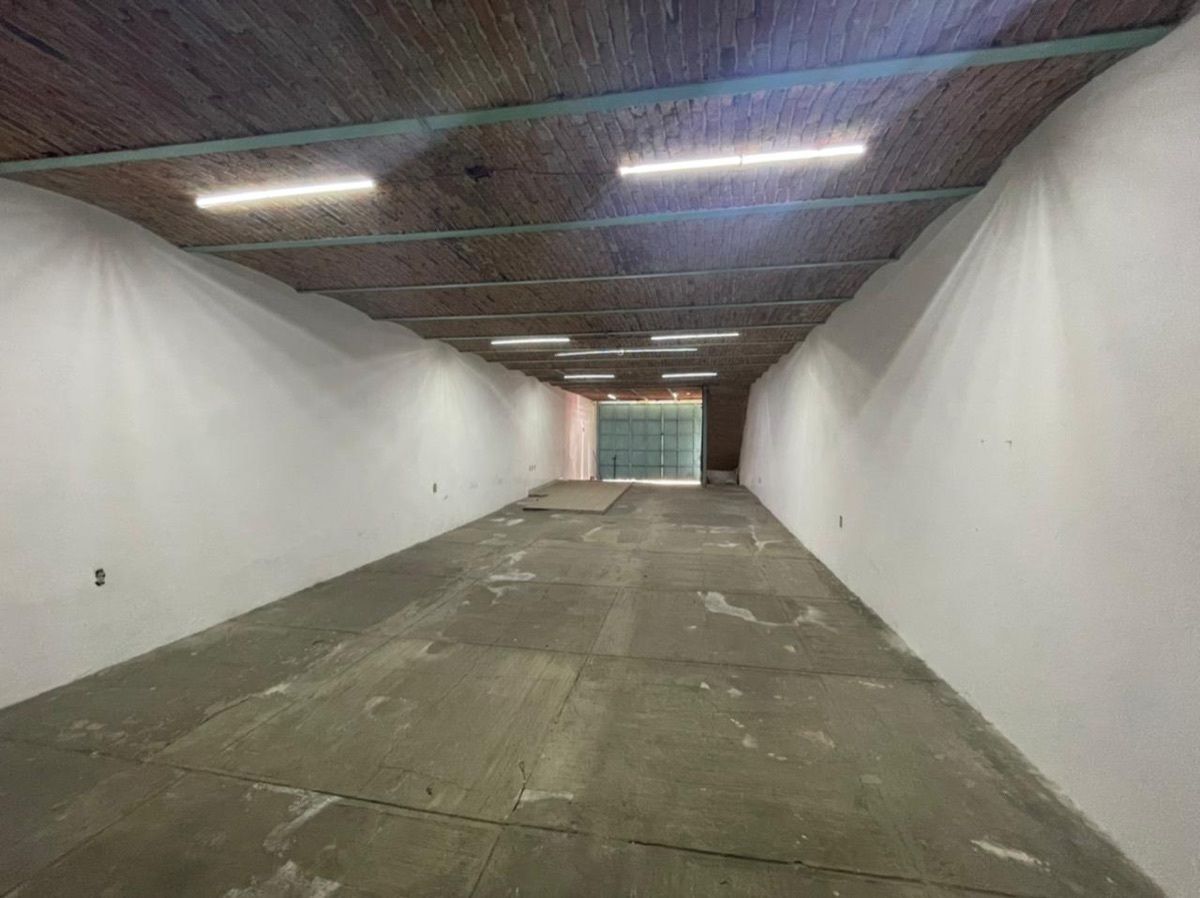 Bodega comercial 240m2 en dos niveles, cerca de zona industrial | EasyBroker