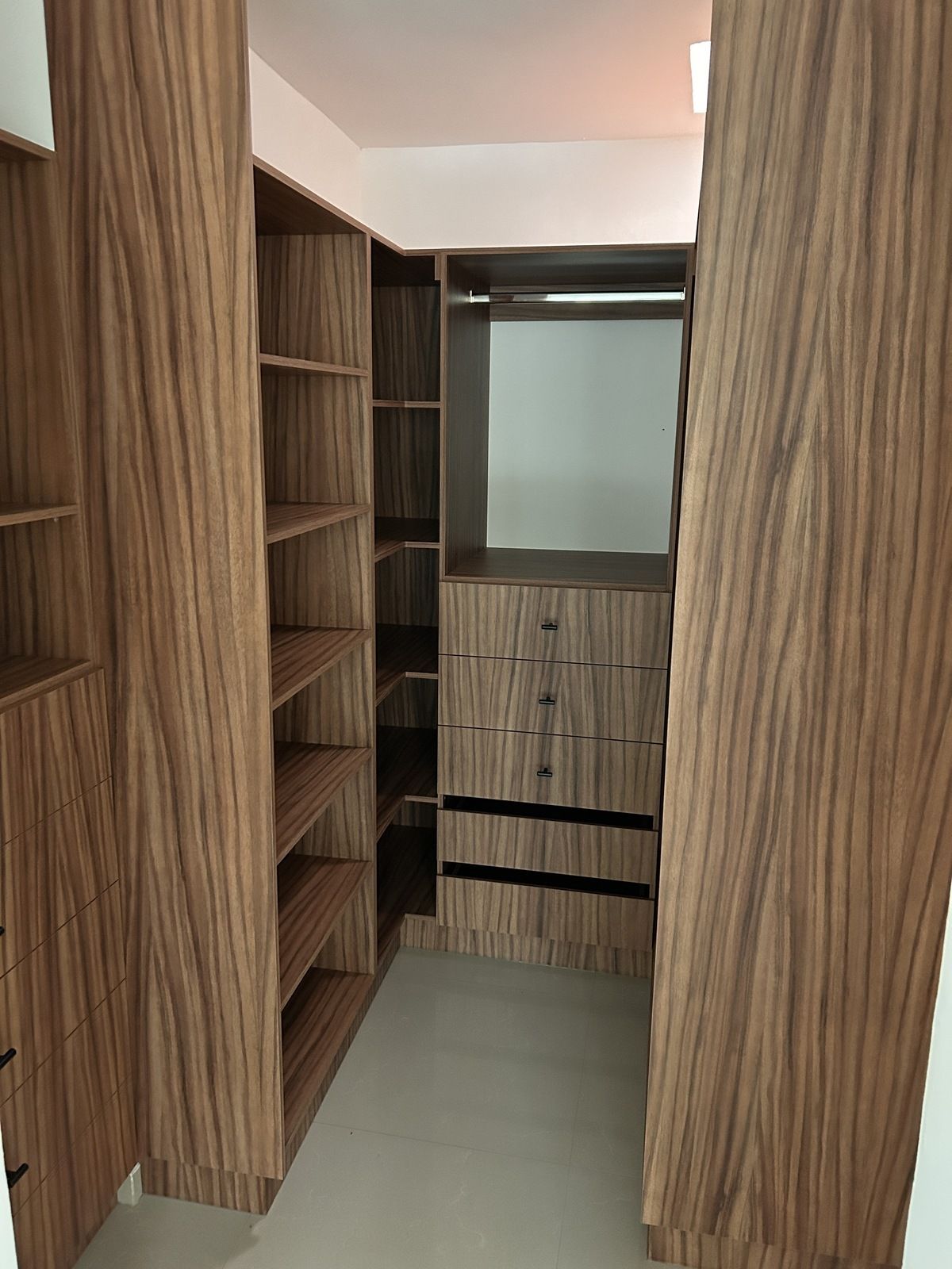 18 de 25: closet recámara secundaria 2