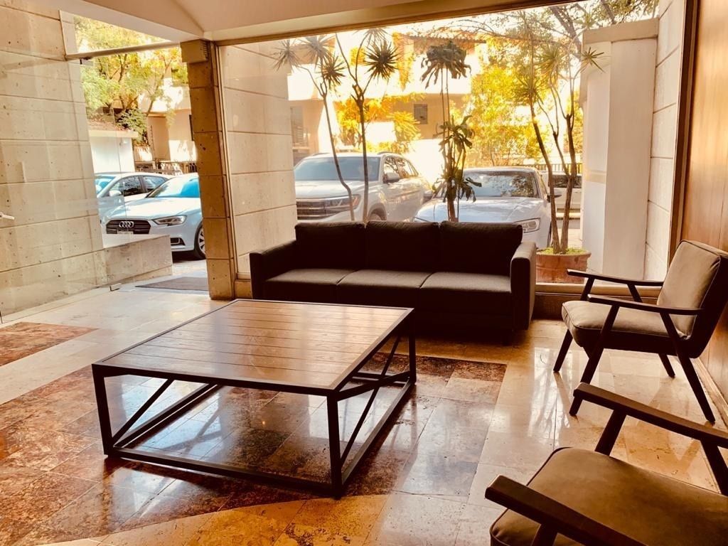 3 de 16: LOBBY