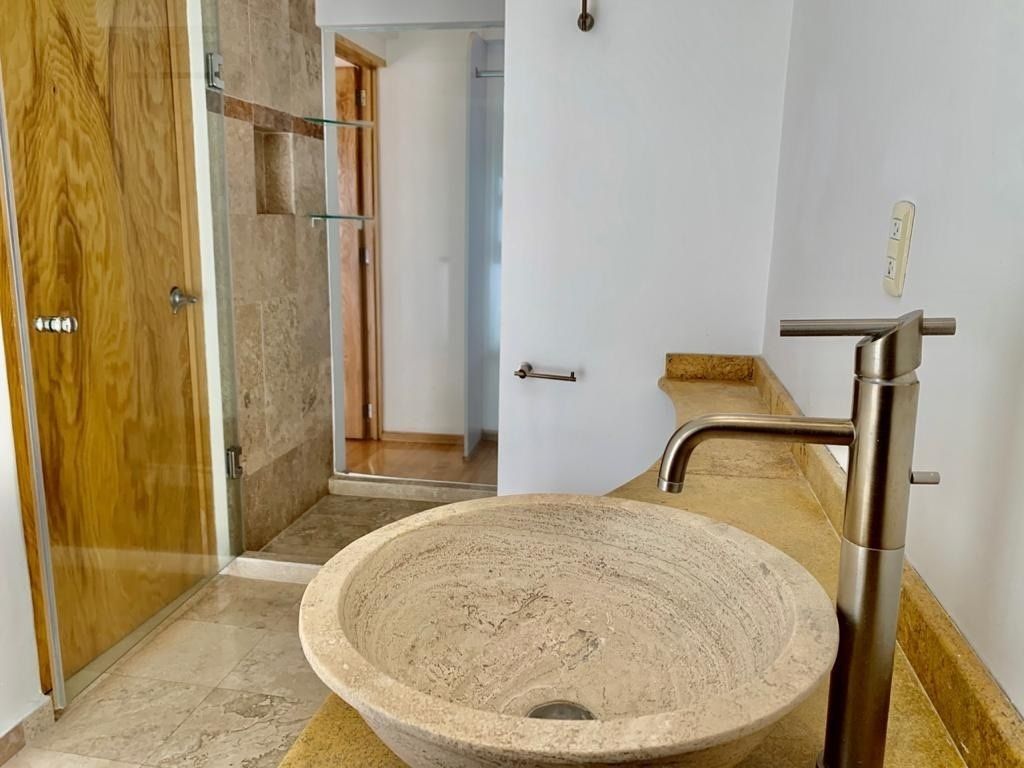 13 de 16: BAÑO LAVABO W.C. REGADERA