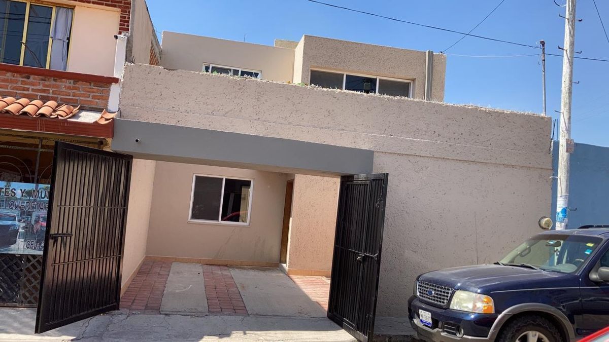 En Venta Casa en Desarrollo San Pablo 3 Recamaras, UNA en PLANTA BAJA,  Equipada!