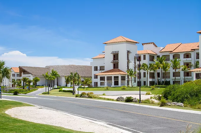 3 of 27: Frontside of Punta Palmera 