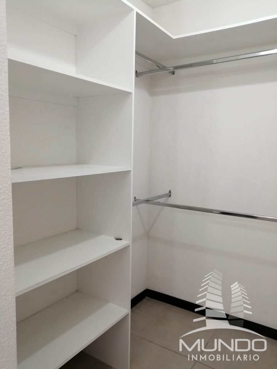 8 de 15: Walking closet