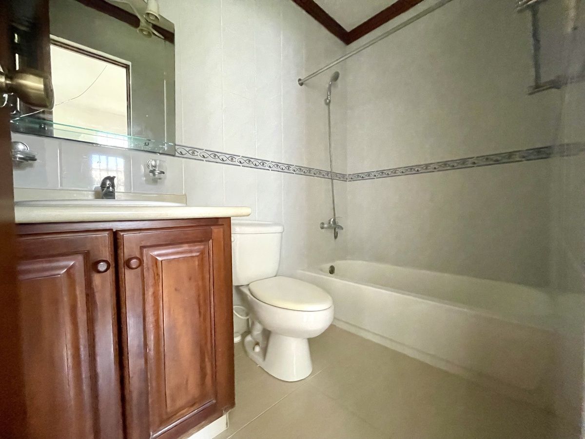 7 de 12: Baño principal