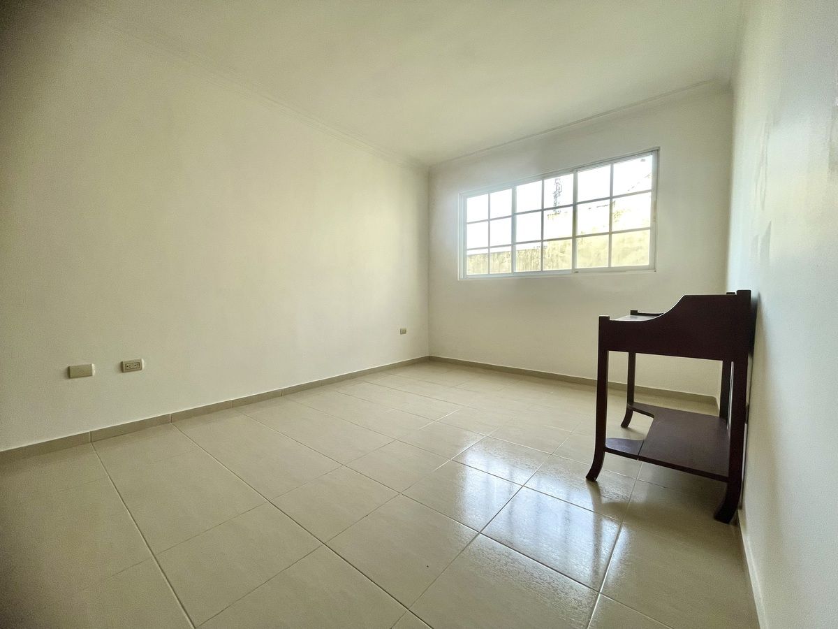 10 de 12: Otra perspectiva habitacional secundaria