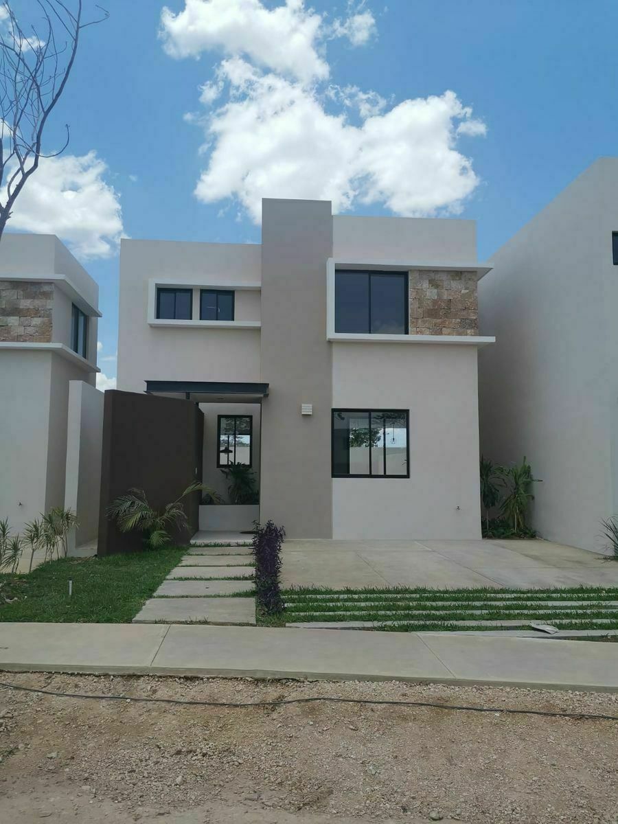 2 de 7: Fachada casa en venta Cumbres Conkal Mérida/ mayanlife.mx