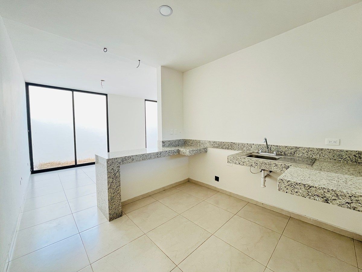 CASA EN VENTA EN LEANDRO VALLE EN MÉRIDA YUCATÁN, foto 1 de 34