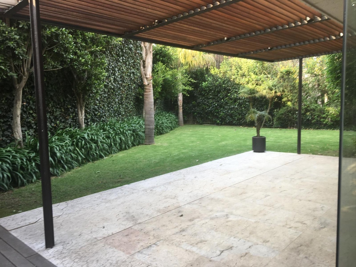 4 of 37: terraza techada