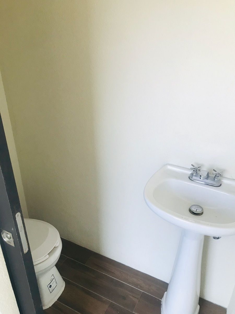 27 de 29: Medio baño roof