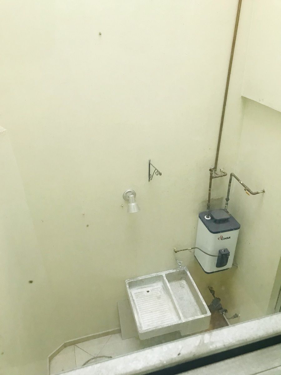 28 de 29: Area servicio