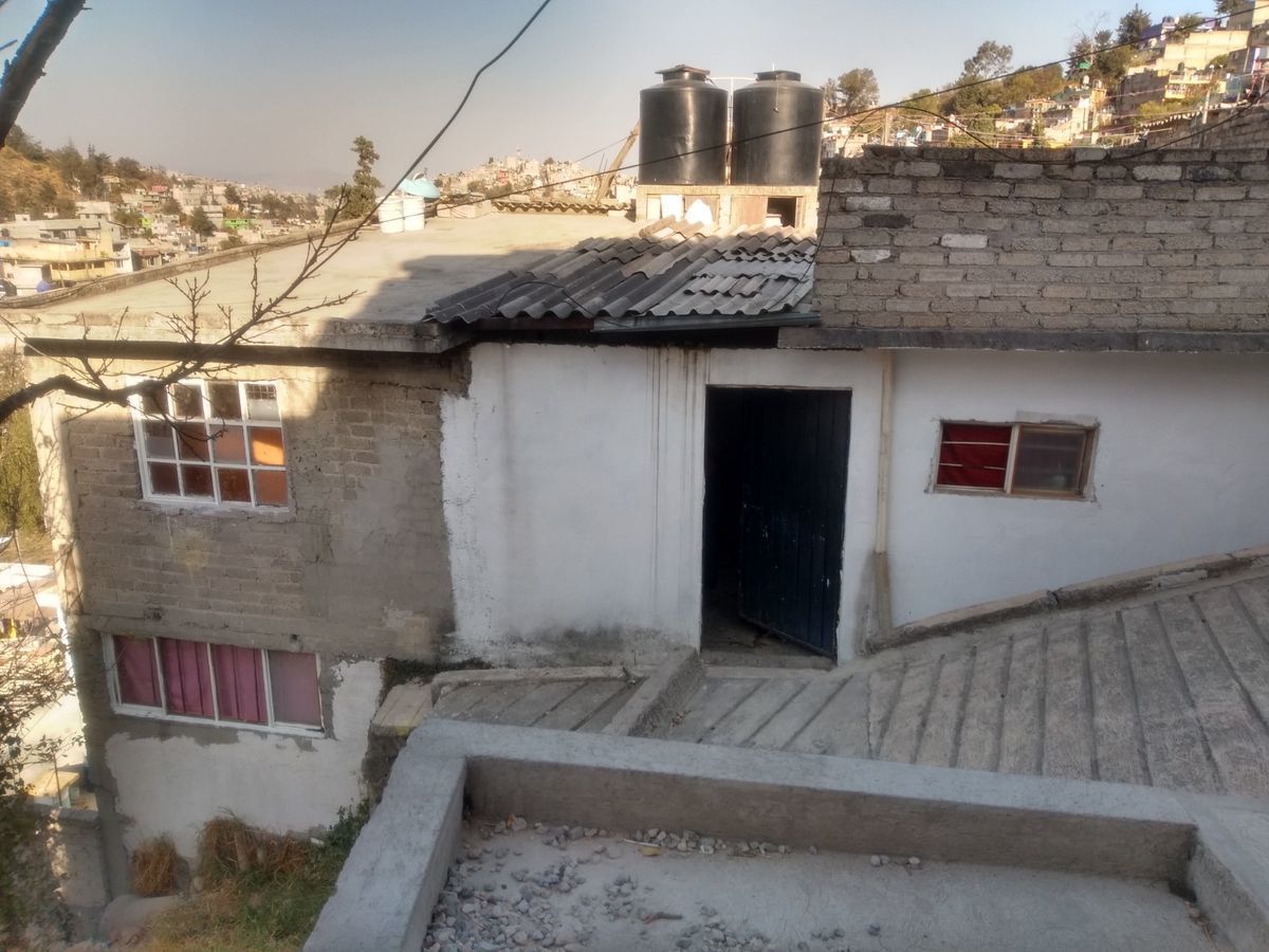 4 de 15: Segundo Frente con salida a Calle Tezontle y Cenzontle.