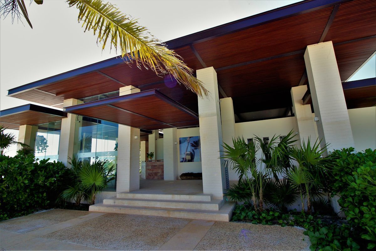 2 de 5: CLUB DE PLAYA