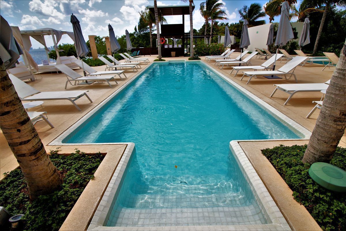 3 de 5: CLUB DE PLAYA