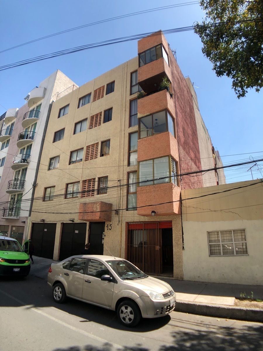 1 de 6: Fachada del edificio 