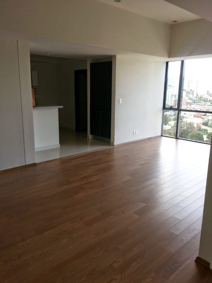 2 de 25: amplia estancia