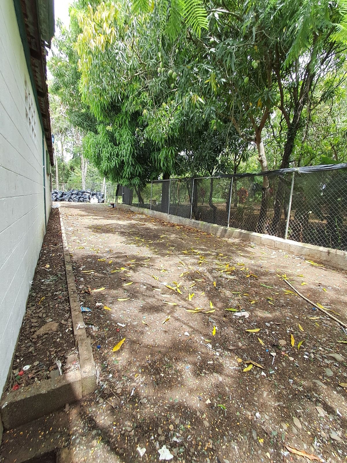 20 de 20: Vista lateral patio