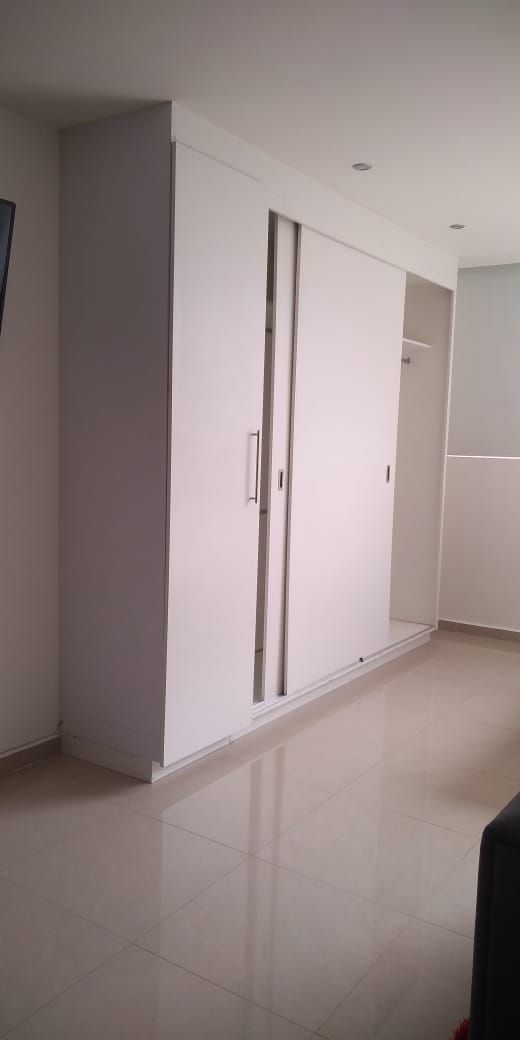 3 de 12: CLOSET
