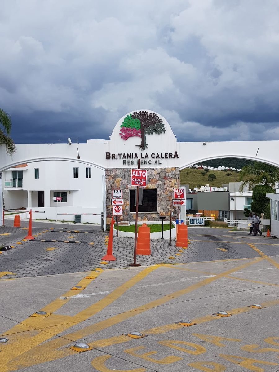 1 de 8: Fachada del Residencial