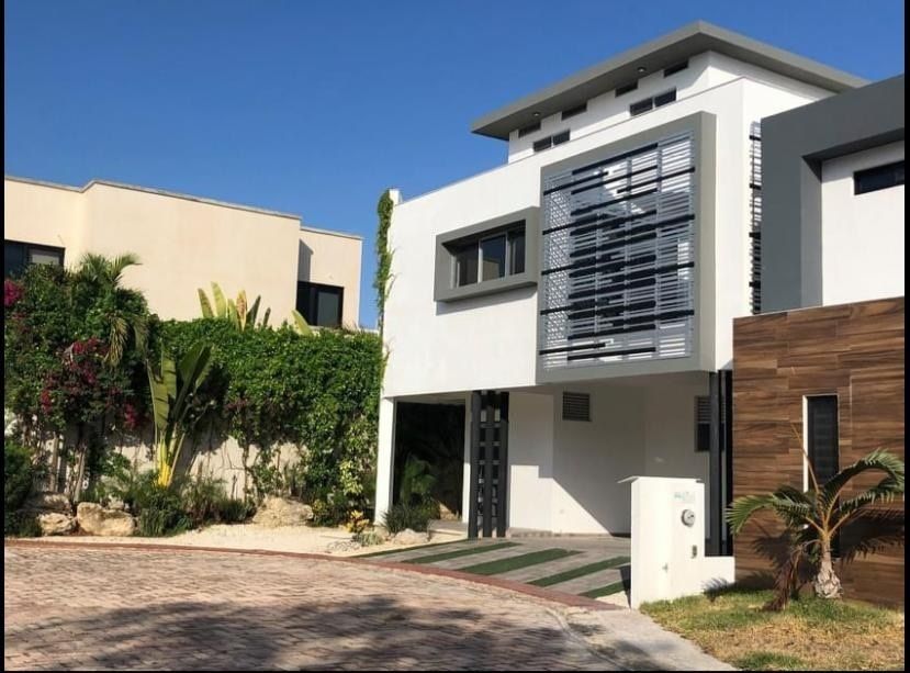 HERMOSA CASA EN PLAYA DEL CARMEN