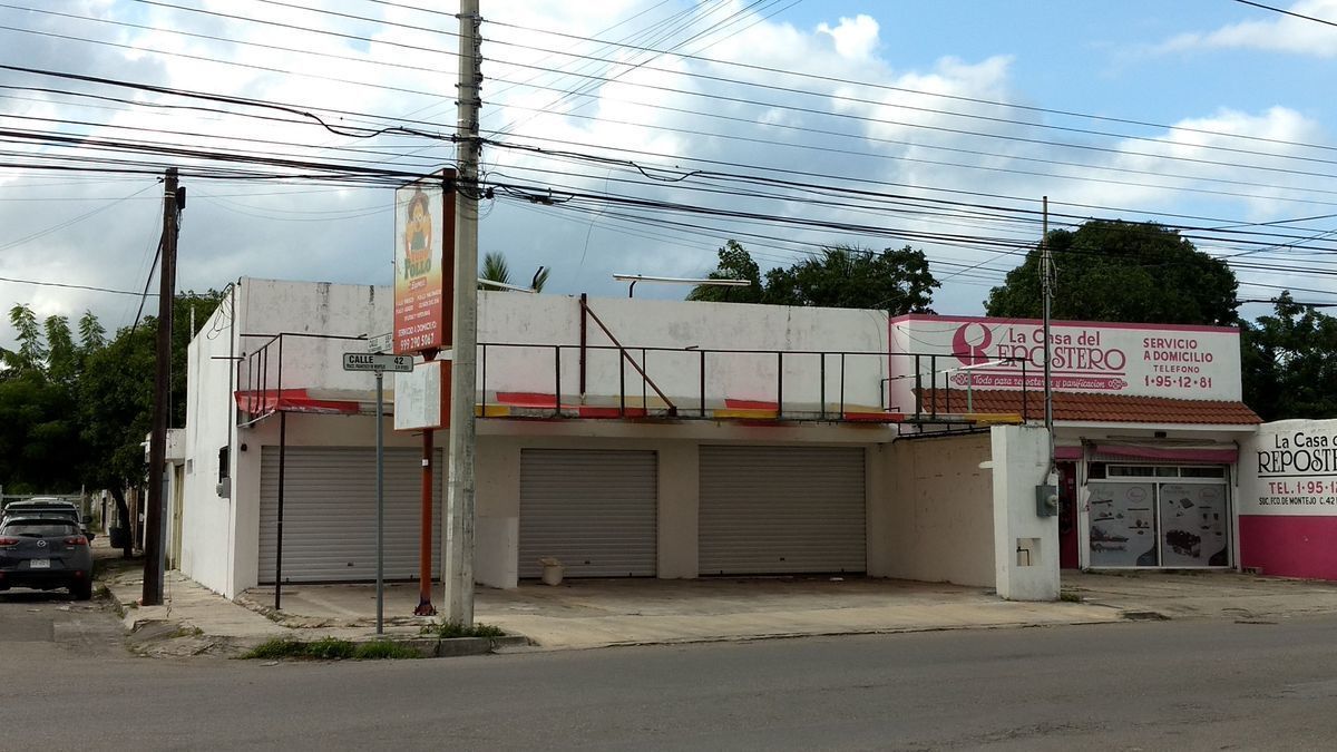 Local comercial en esquina en francisco de montejo